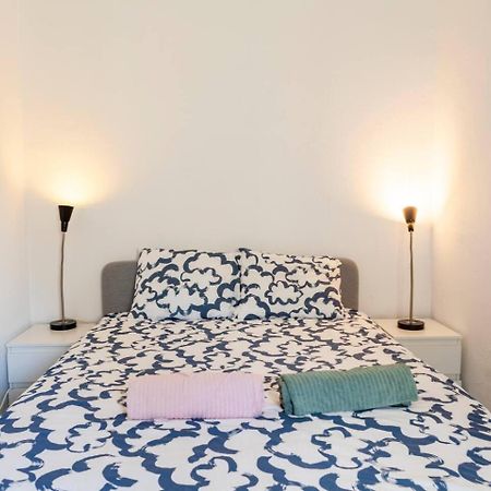 2 Bedroom Apartment For 4 People With Free Public Parking Lisboa Eksteriør billede