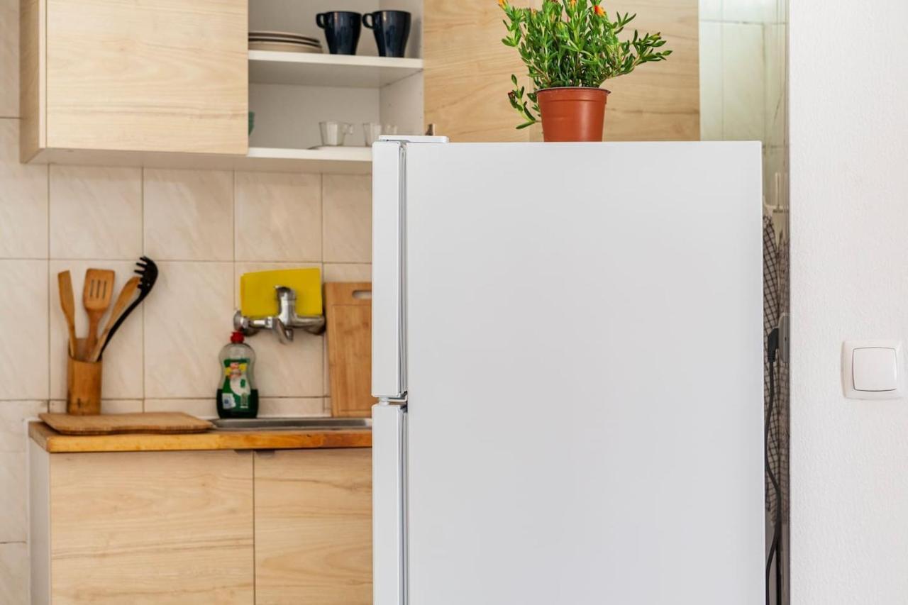 2 Bedroom Apartment For 4 People With Free Public Parking Lisboa Eksteriør billede