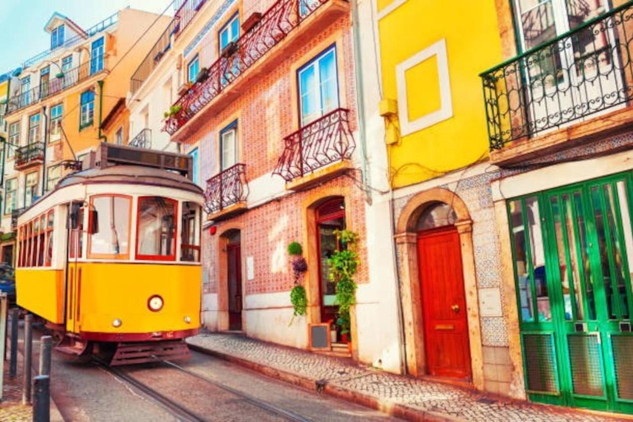 2 Bedroom Apartment For 4 People With Free Public Parking Lisboa Eksteriør billede