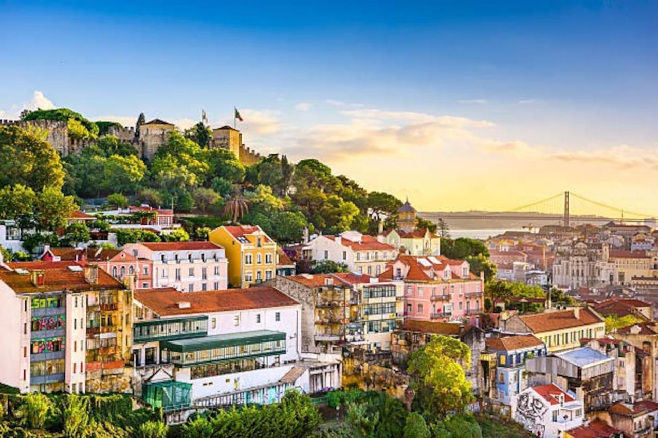 2 Bedroom Apartment For 4 People With Free Public Parking Lisboa Eksteriør billede