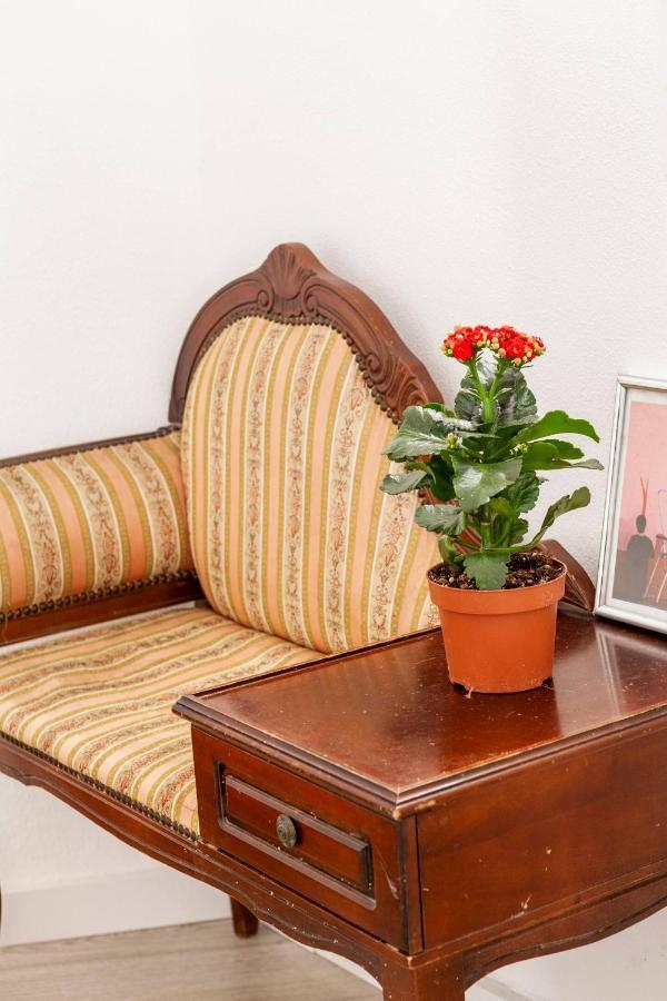 2 Bedroom Apartment For 4 People With Free Public Parking Lisboa Eksteriør billede